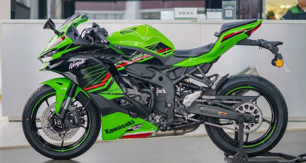 川崎ninja400,年轻人的第一款跑车,可惜不是四缸跑车