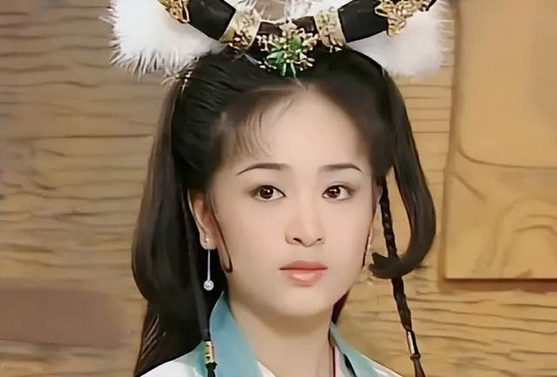 涓子因出演《西游记后传》和《上错花轿嫁对郎》而走红,但她在事业