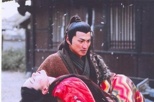 凌云凤和霍天都这对夫妻,谁的武功高?参照练霓裳和晦明禅师