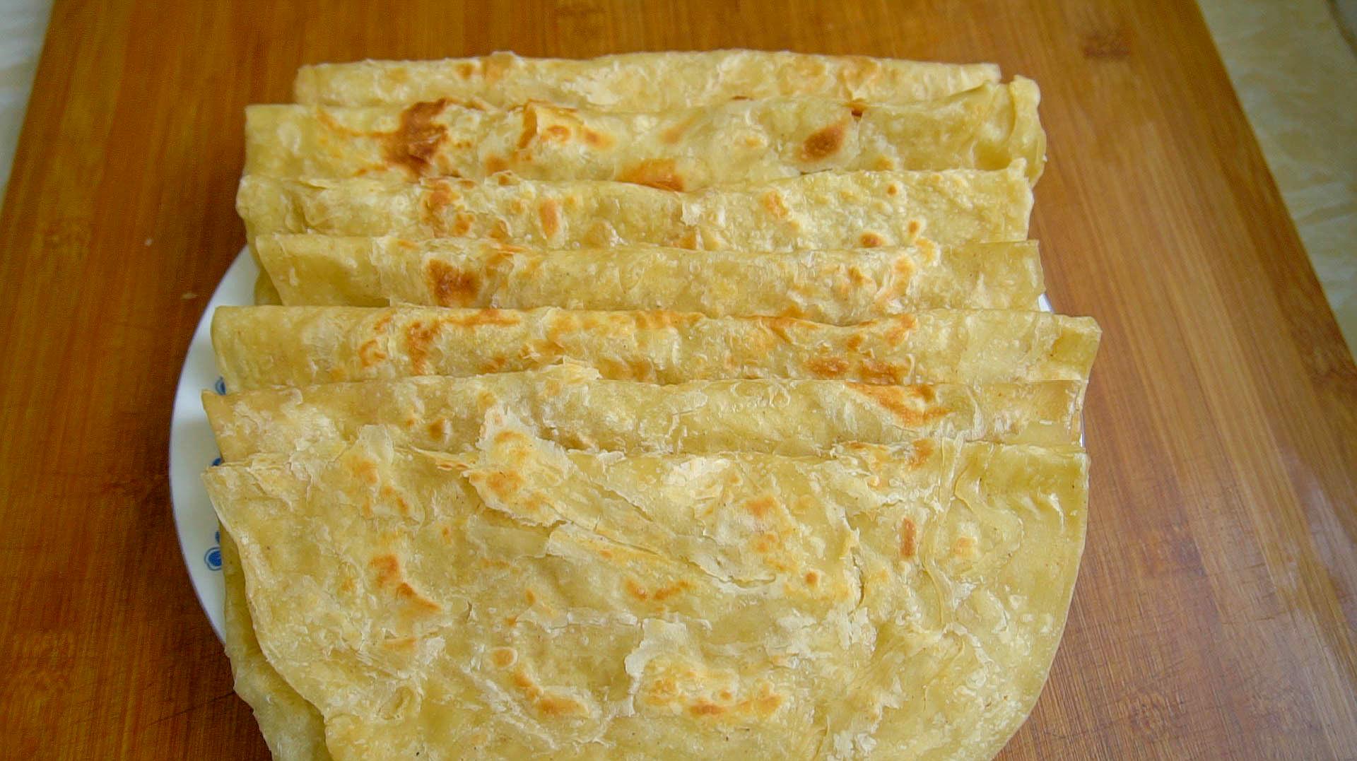 烙饼时,用凉水和面,还是用开水和面?记住这3点,饼柔软又起层