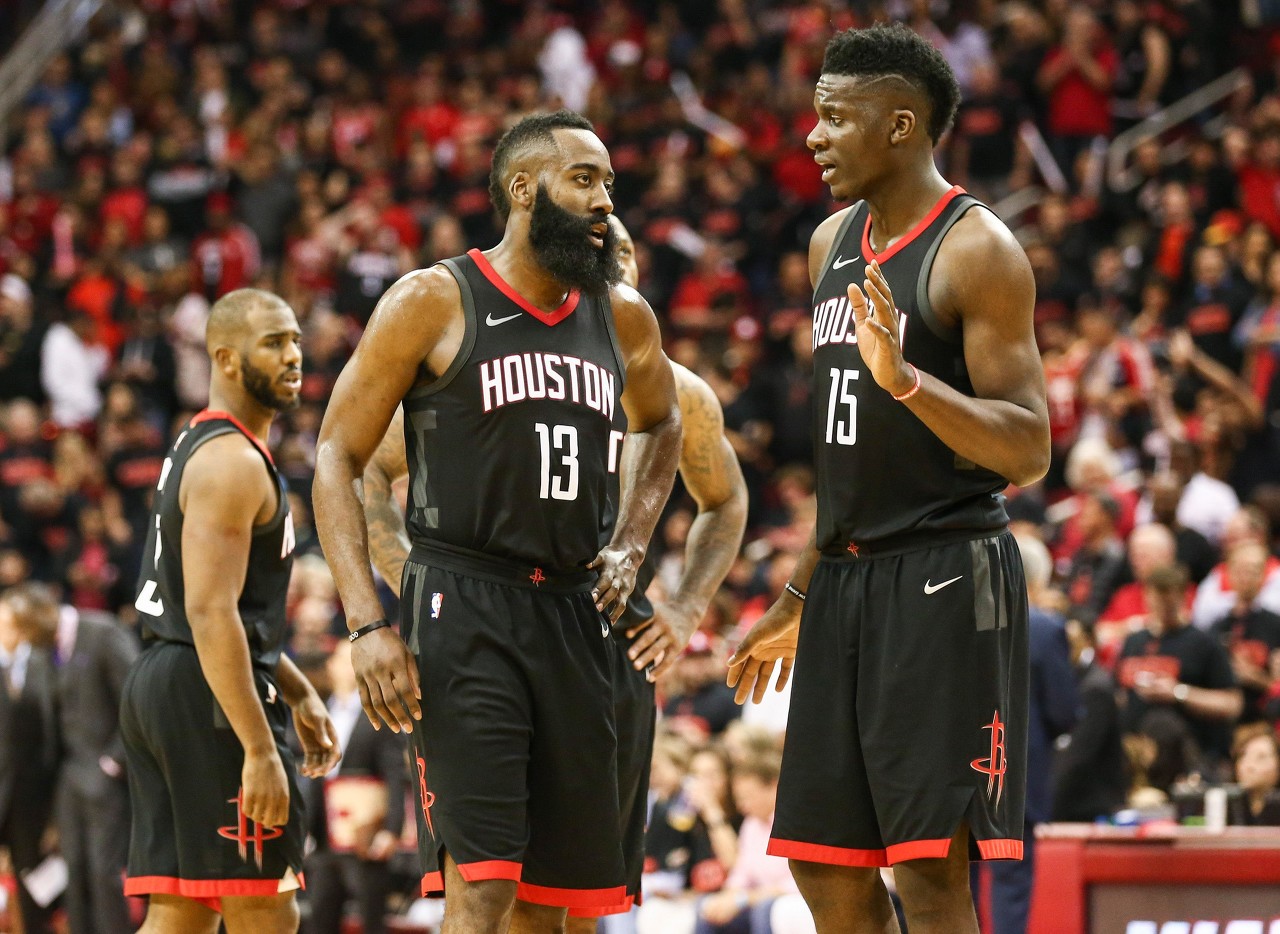 火箭内线引援首选卡佩拉,最便宜是庄神,五大年轻即战力目标