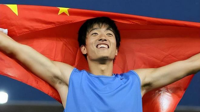 "飞人"刘翔身价10亿,退役多年"吃喝玩乐"躺平,二婚无儿无女