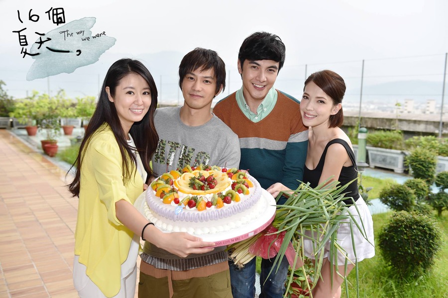 林心如48岁生日照曝光,与许玮甯贴脸合拍,皮肤雪白状态佳