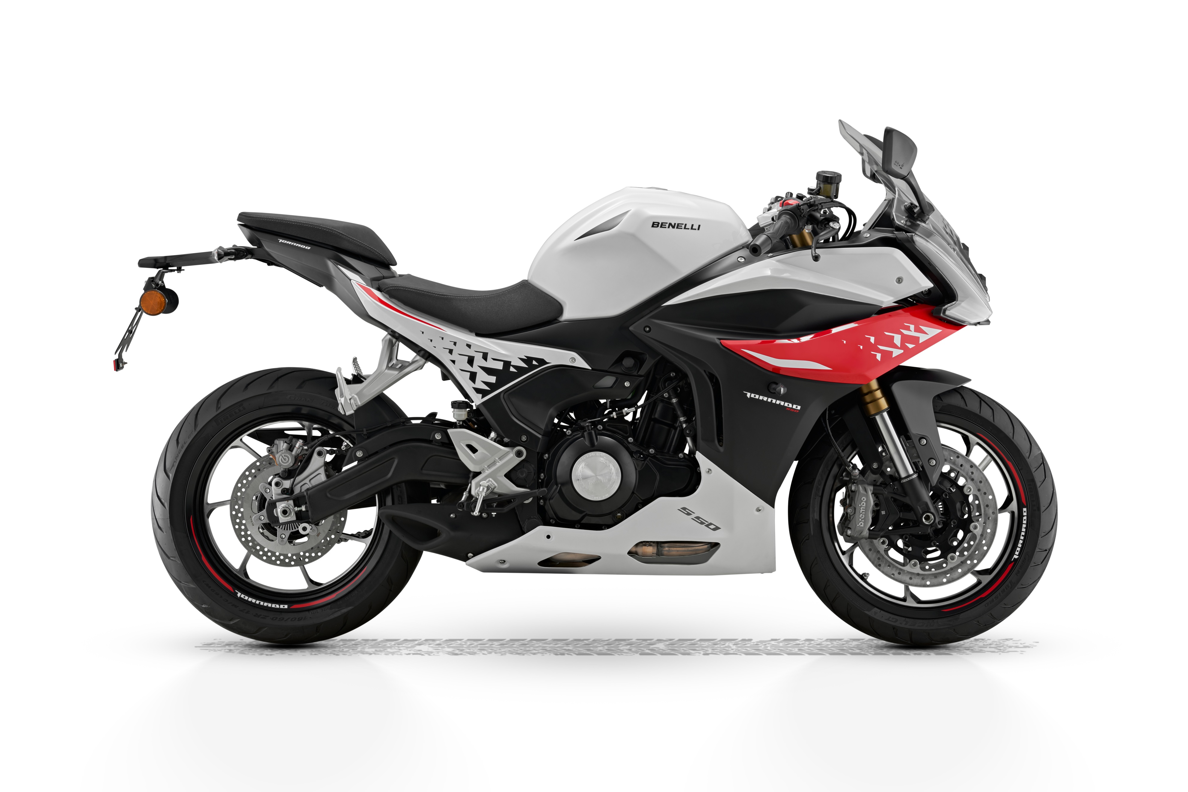 摩托车,benelli贝纳利3秒俱乐部,tornado 552r新车又卷又快!