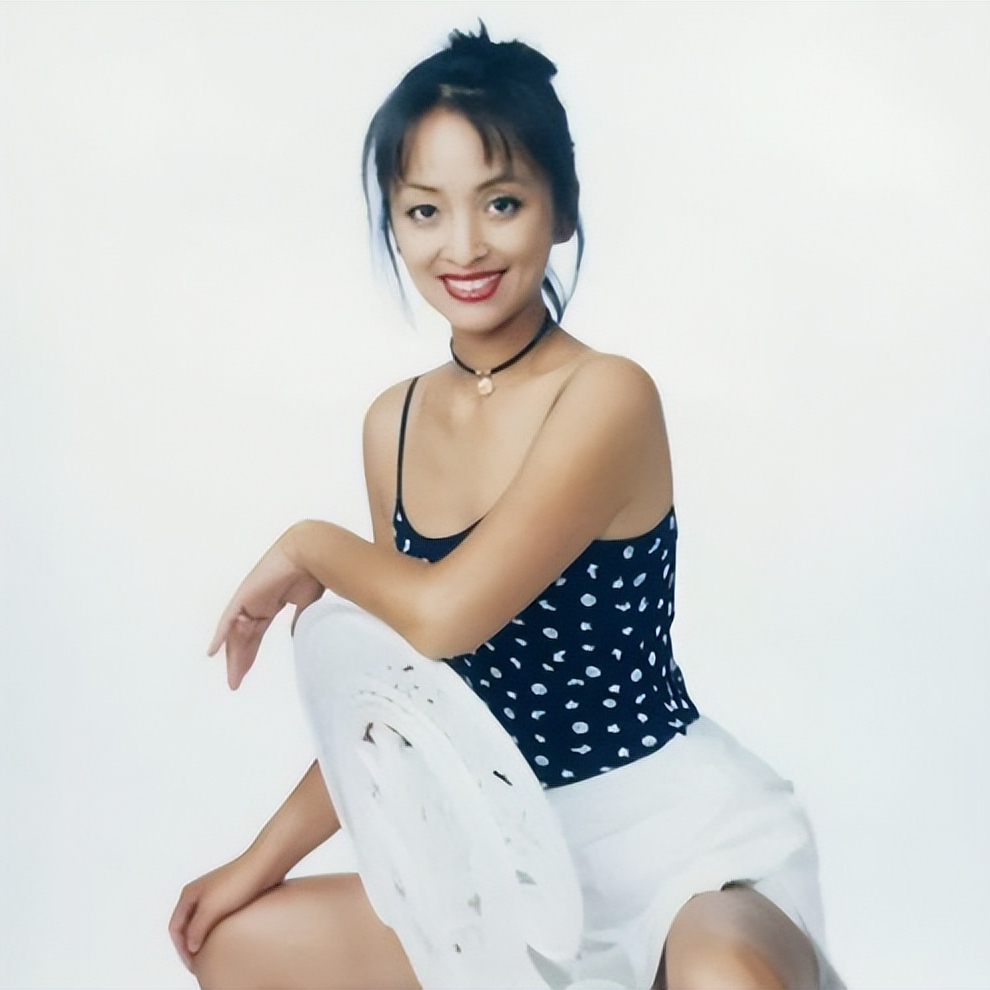 她坚决不嫁中国人,三嫁外国人却统统离婚,如今李勤勤怎么样了?