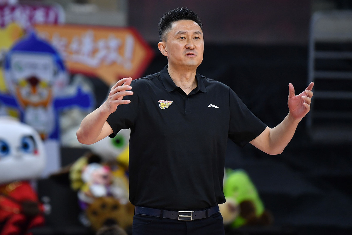 唏嘘!一项数据令广东太尴尬,补强周琦也于事无补,季后赛该咋打