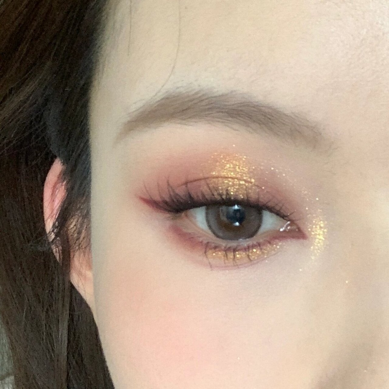 新年画这个 贵气感复古玫瑰金棕眼妆   贵气感爆棚,复古玫瑰金棕眼妆