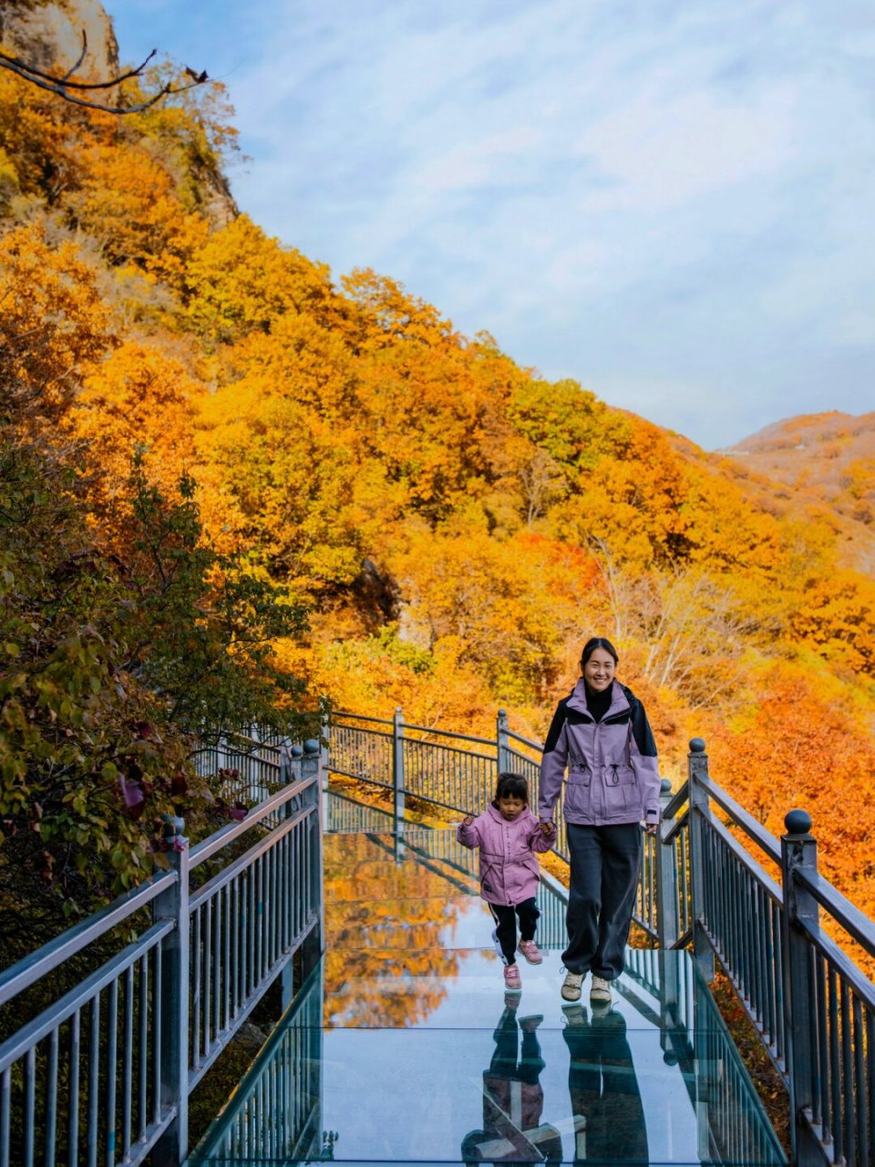 五彩山谷,位于房山百瑞谷风景区,美得令人窒息!