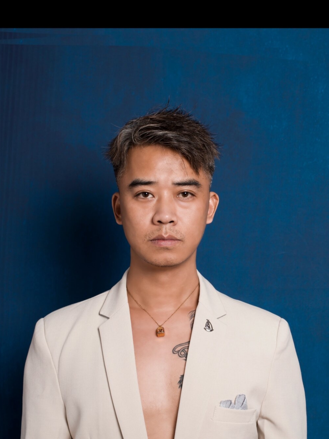 男士形象照  男士形象照,是一种展现男性魅力和气质的照片.