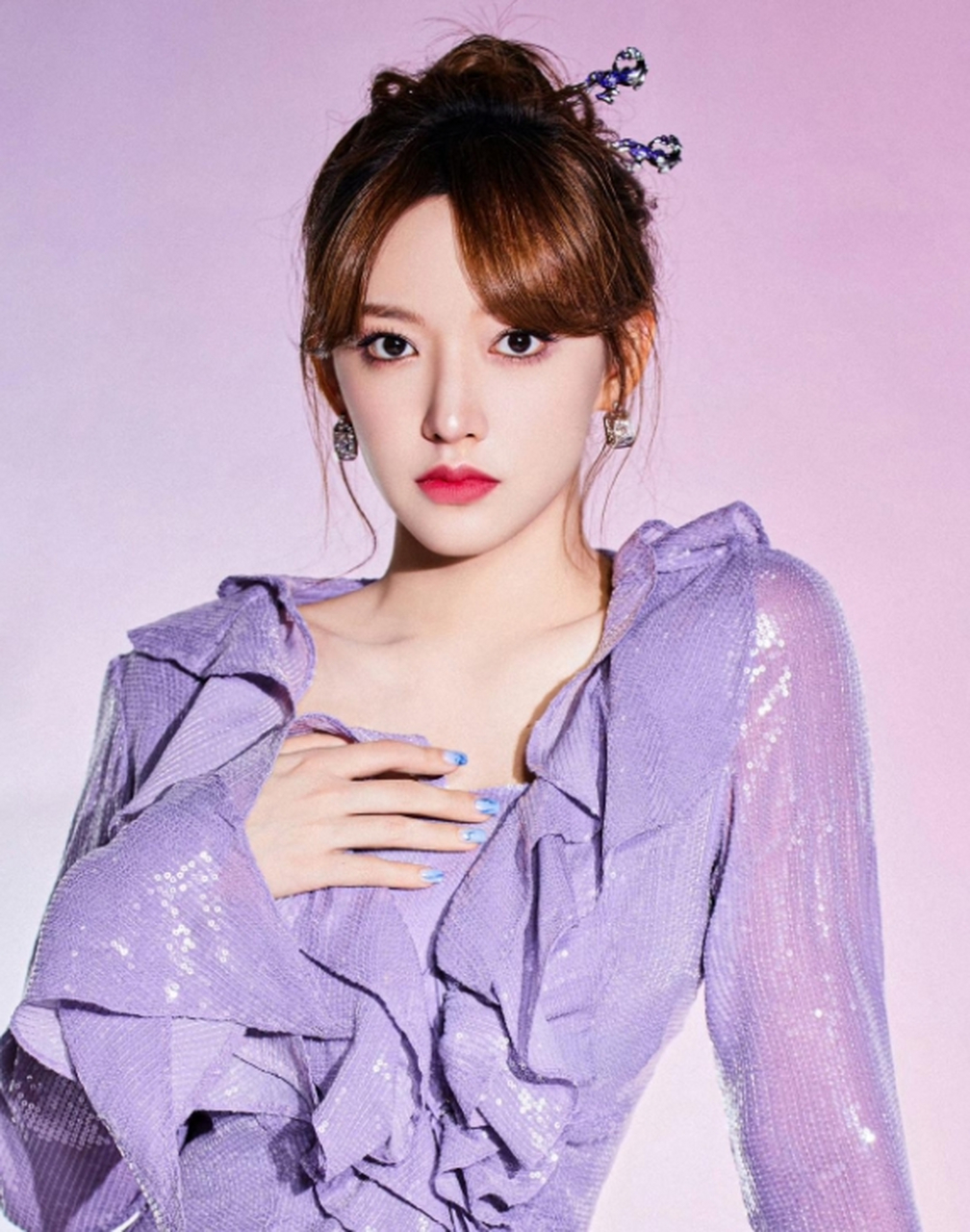 有人知道为什么程潇如此喜欢刘海造型吗?