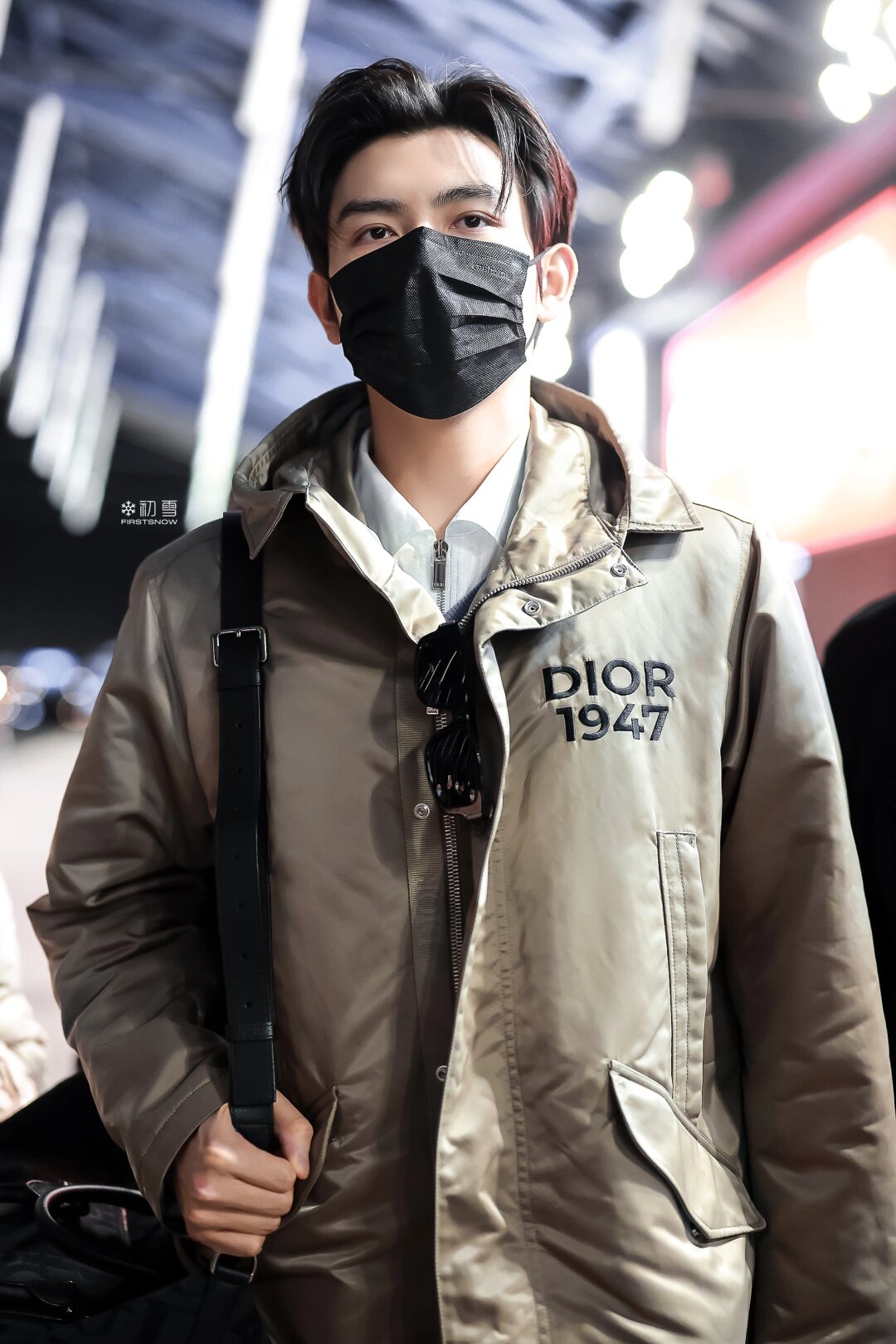 这种简约大气的穿搭方式不陈飞宇穿搭图陈飞宇同款balenciaga包