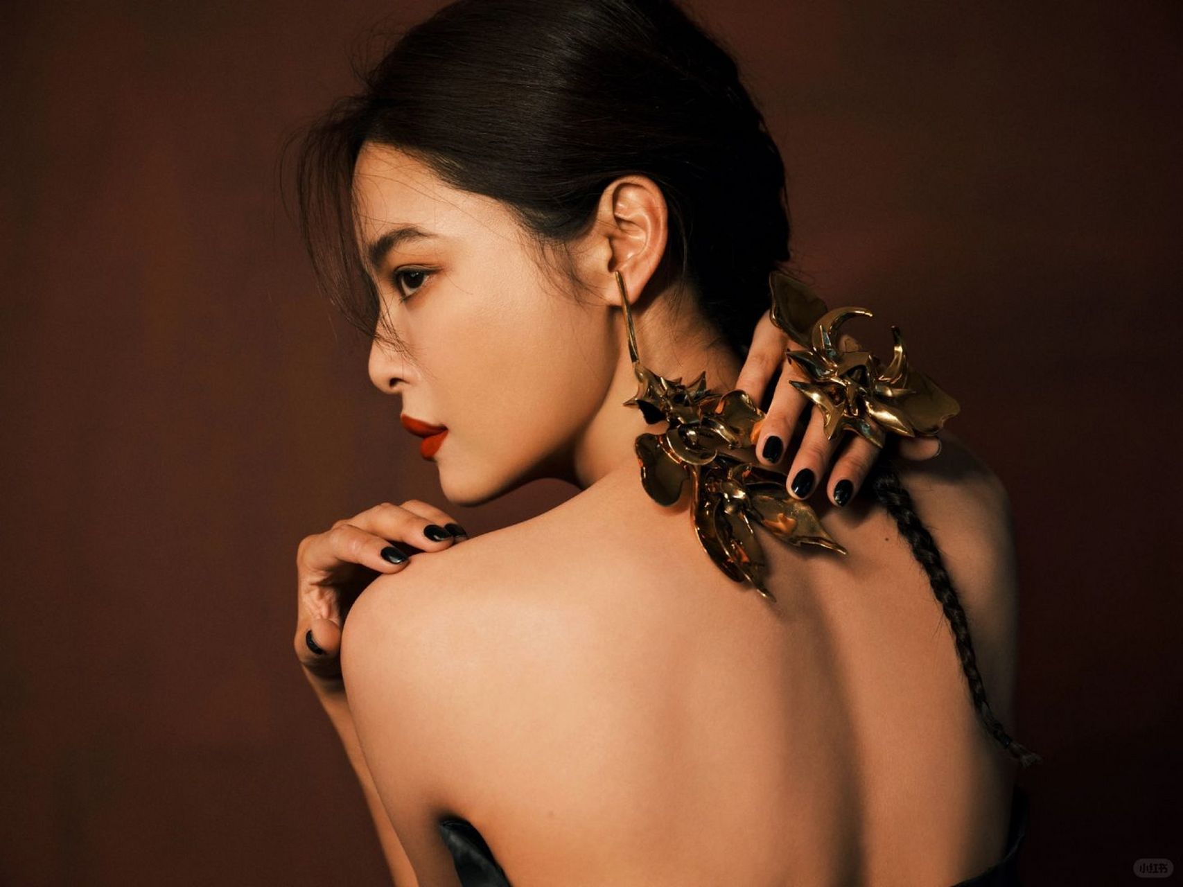 听到辛芷蕾表达了对婚姻的向往,这让我好奇心起,去搜索了一下她的感情