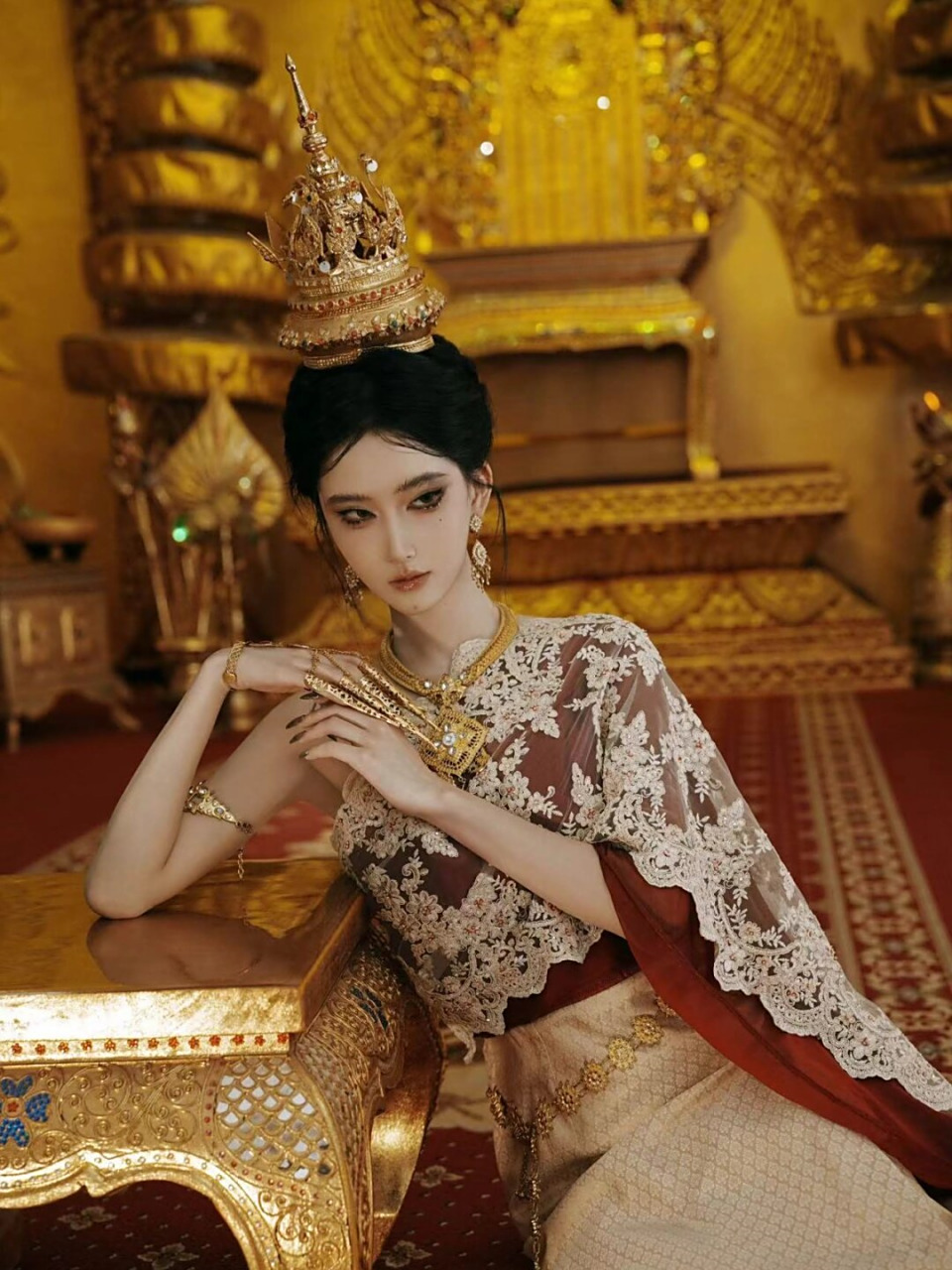 终于轮到我拍蛇尾巴猪啦 泰国王妃本人吧