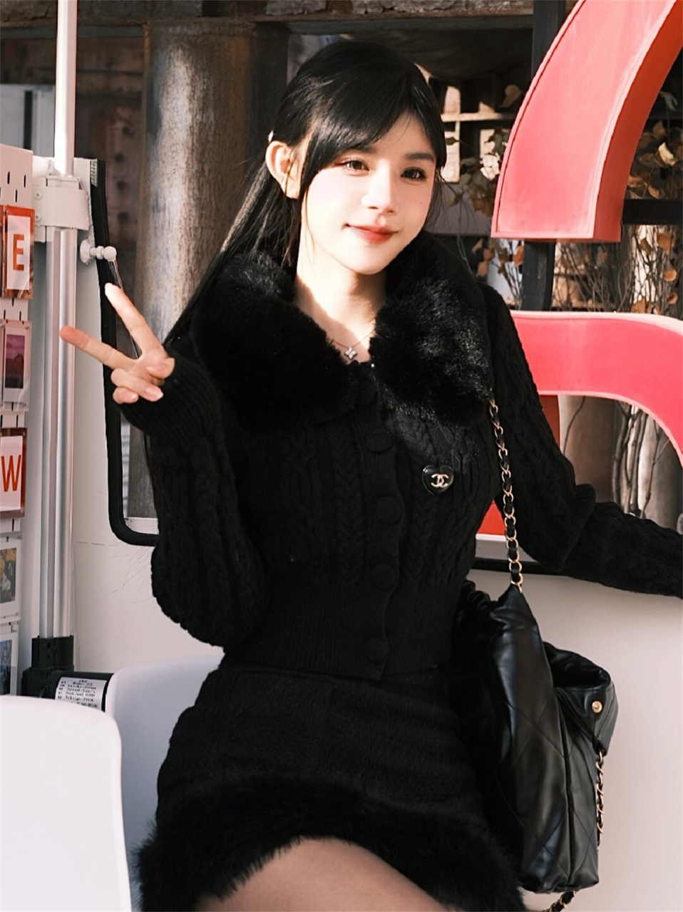 京城gai溜子偶遇复古小车,徕卡拍立得免费拍  好出片