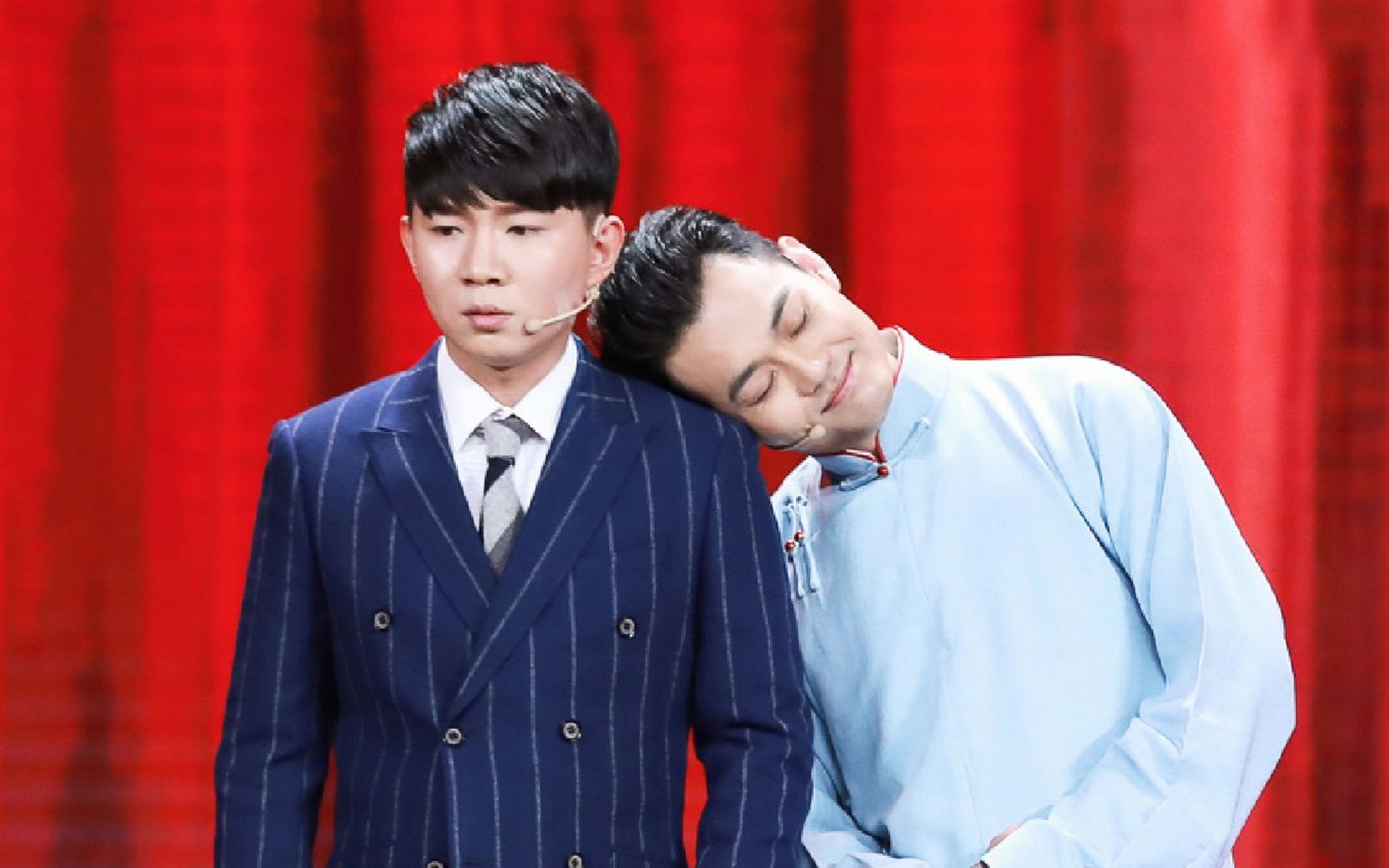 相声演员卢鑫玉浩说,第一次参加笑傲江湖,过程非常磨人,先是一个导演