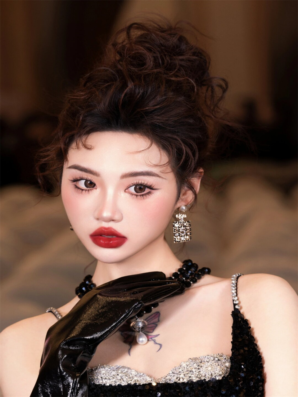 混血泰式浓艳妆造  哇塞,姐妹们,我今天尝试了一个超级惊艳的混血泰式