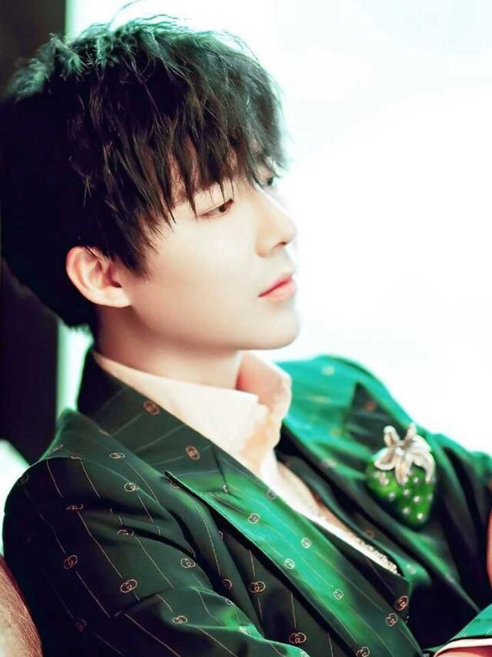 明星正装合集  刘宇宁,1990年1月8日出生于辽宁省丹东市,毕业于丹东