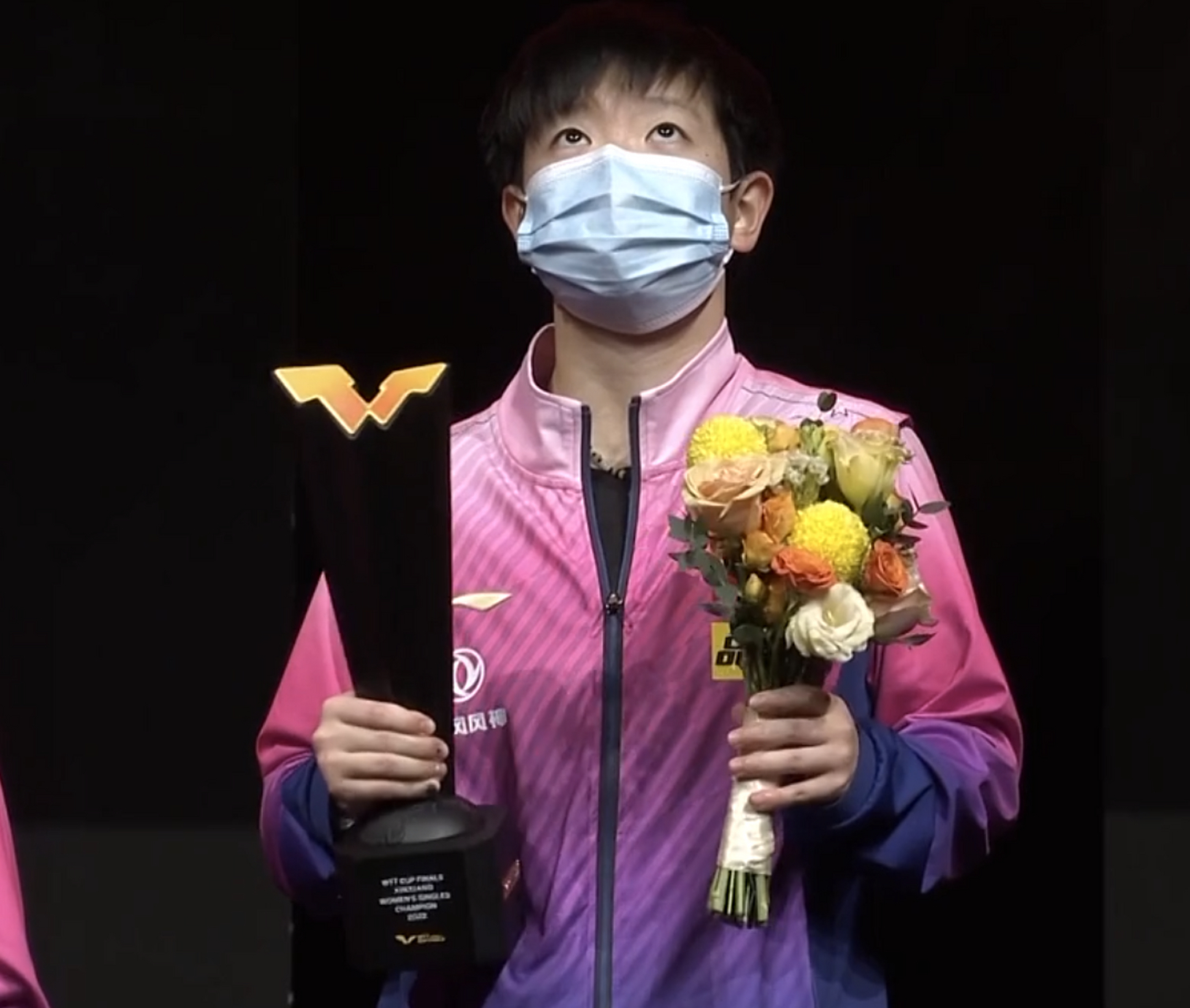 日本乒乓球国家队女选手,大头娃娃伊藤美诚真的很难过伤心,贵为2021年