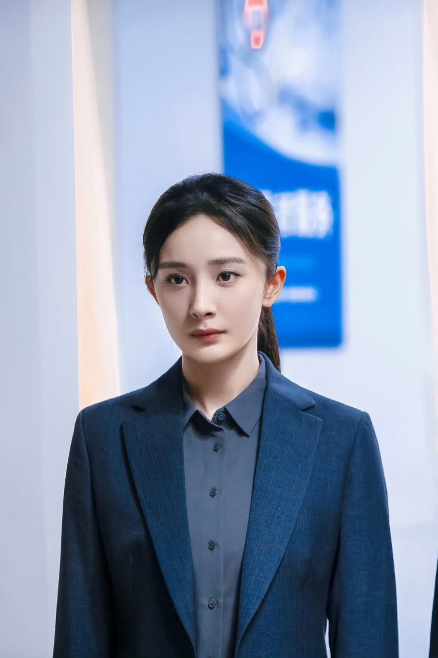 优质作者榜# 杨幂西装真帅气