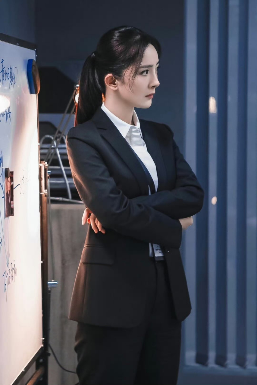 优质作者榜# 杨幂西装真帅气