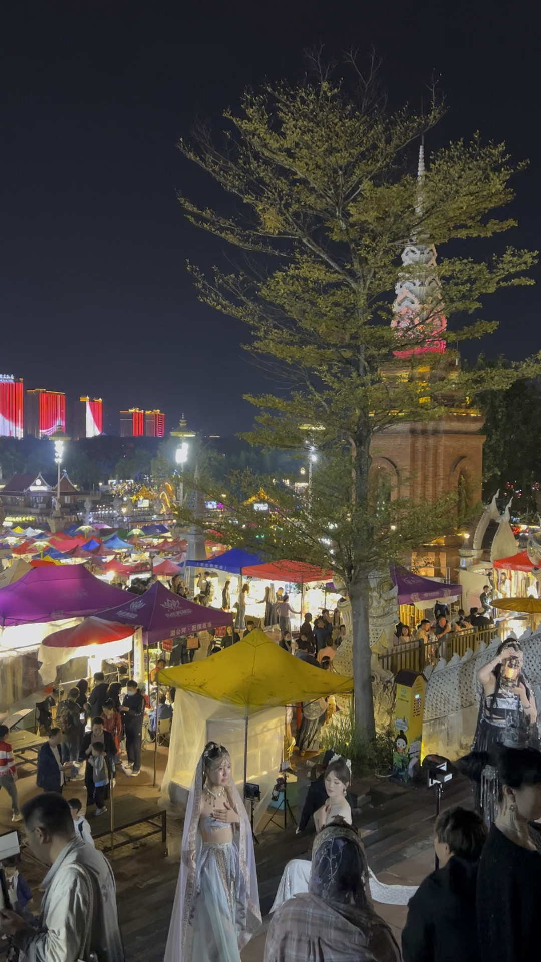 云南西双版纳旅游告庄星光夜市