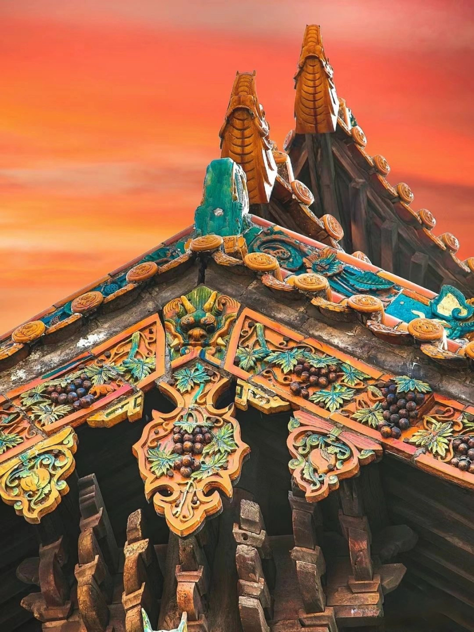 中国古建筑#  92悬鱼主要位于古典建筑侧面屋顶的山墙区域,是一种