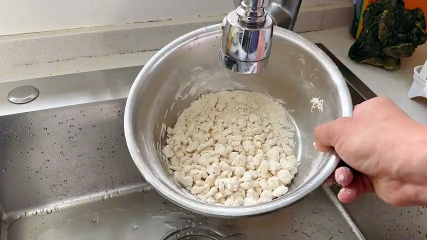 萝卜丝疙瘩汤，30多年的老做法，很多人还不知道，汤汁鲜美喝不够