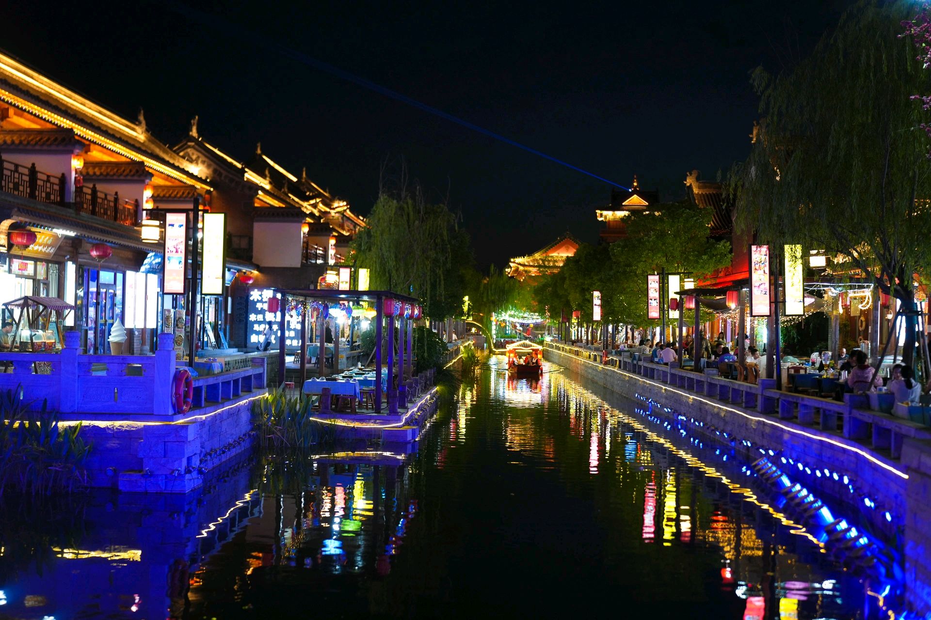 它位于河南省驻马店市驿城区,是集驿站文化,皇家文化,农耕文化,市井
