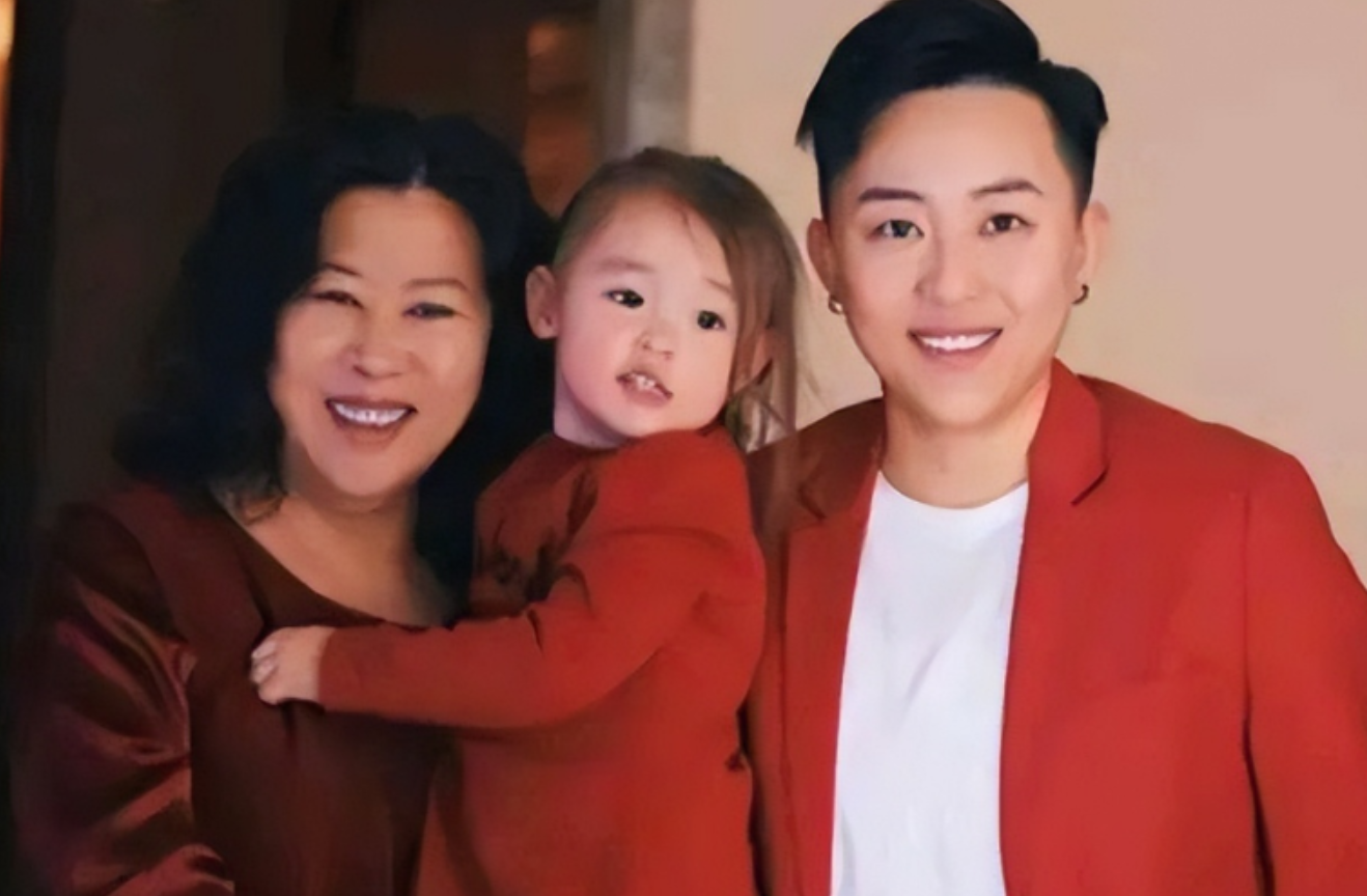 回顾:花50万"买精生子"惨遭网友痛批的女子,现在后悔了吗?