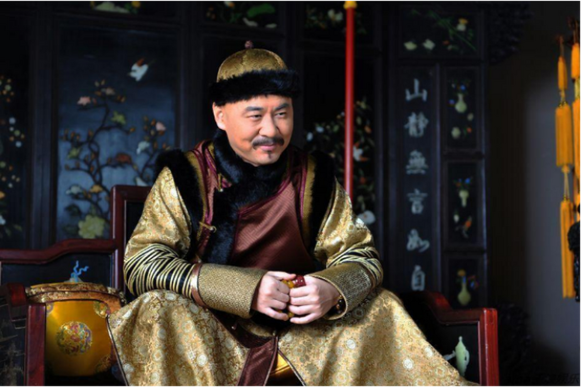 刘统勋是清朝时期的政治家和文官,他在乾隆时期担任内阁学士和左都