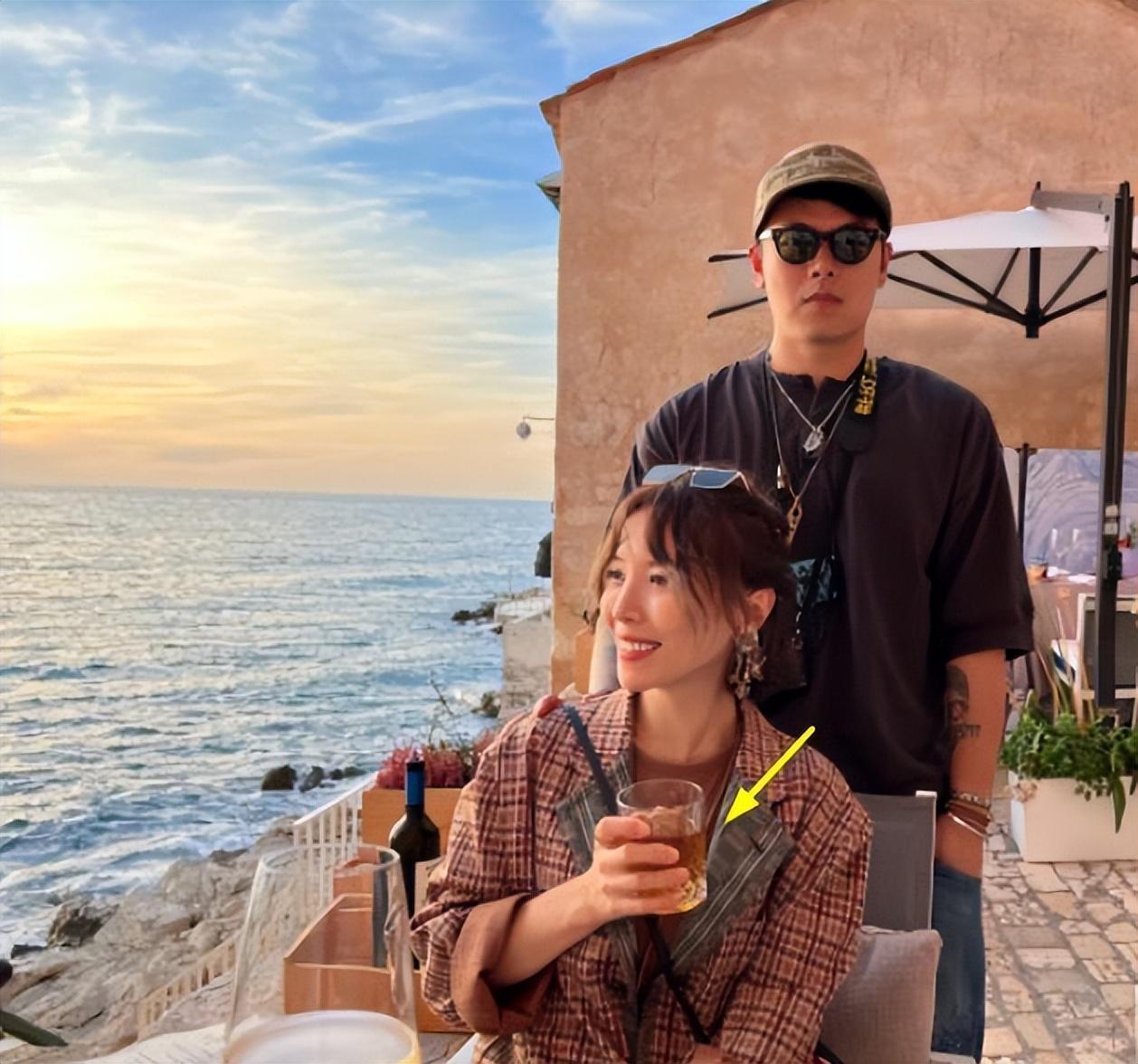 黄雅莉孕中期随夫游欧洲,幸福称被老公宠成皇太后,王皓撞脸玄彬