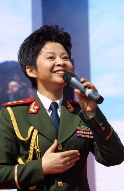 "军中之花"董文华,就这样改写了她的结局,如今老来无遗憾