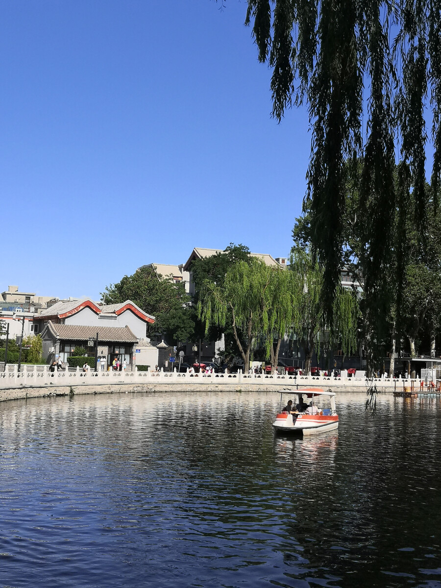 北京鼓楼大街,古韵悠长,探寻历史瑰宝与夜色魅影的绝佳去处!