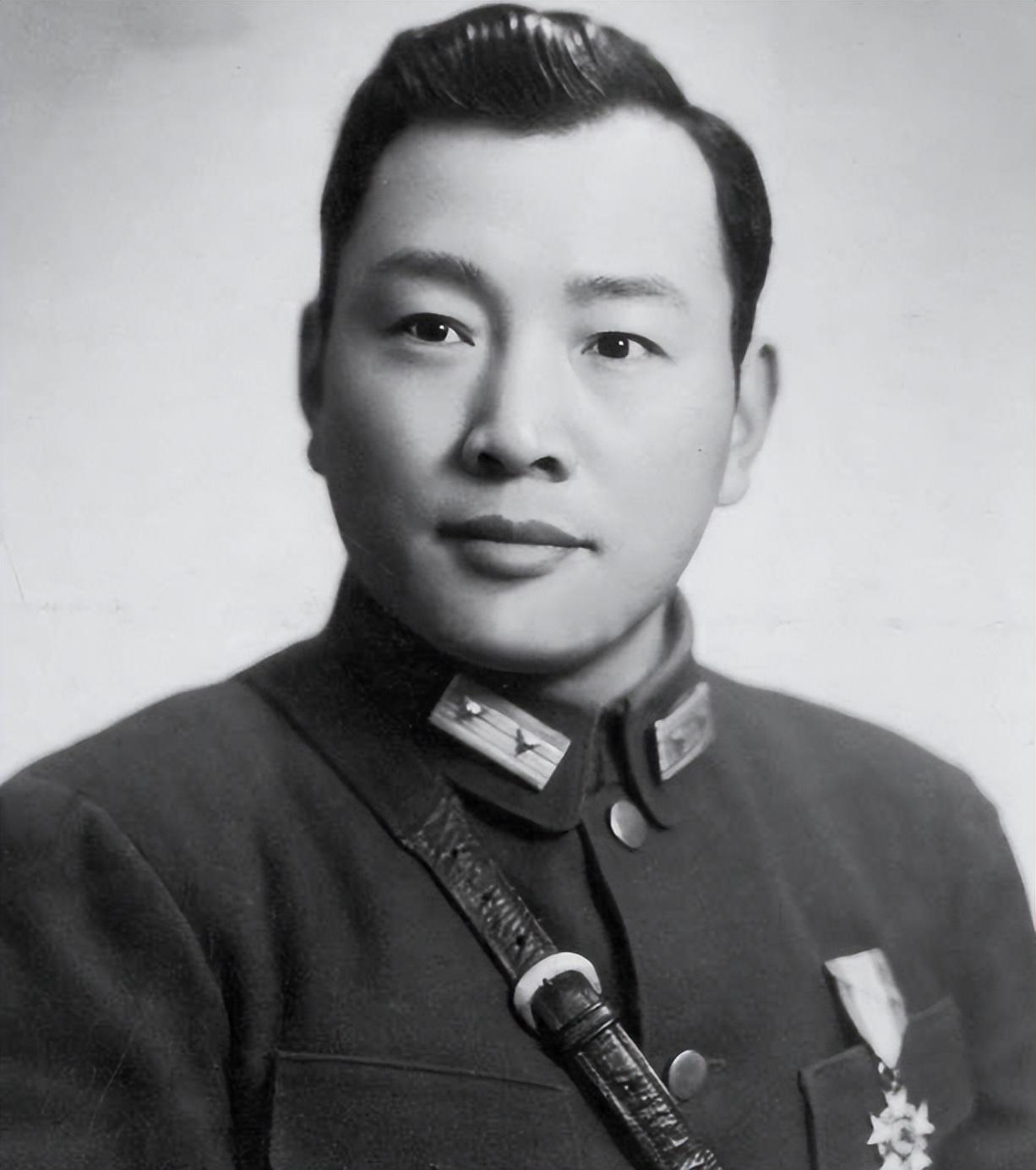 1956年,沈醉被转移到北京的监狱,他在狱中学剃头,造成流血事件