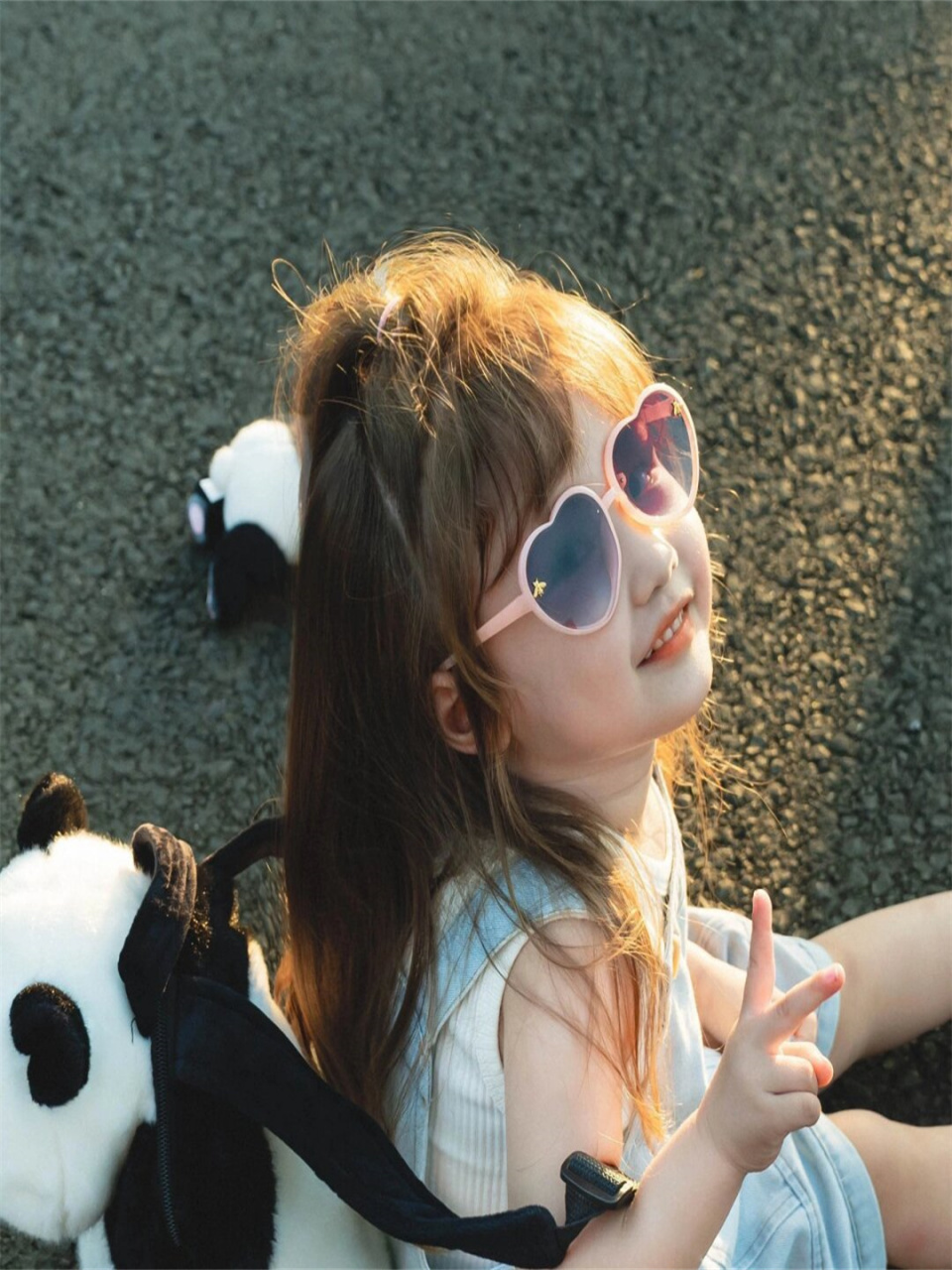 可爱搞怪小女孩头像  微信头像,就是这么独特!