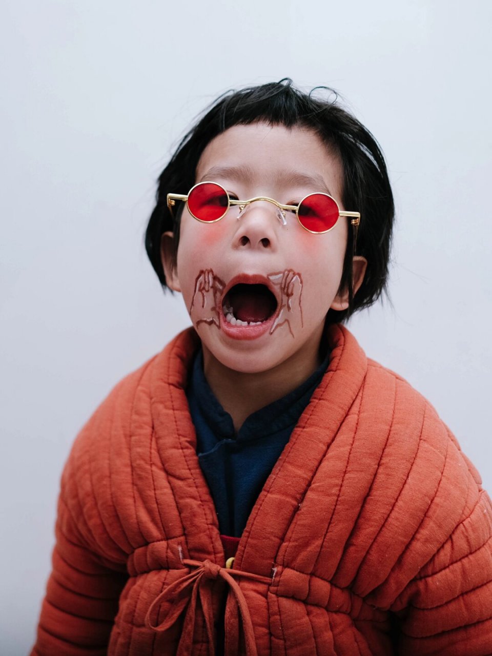 这个看上去真的很搞笑日常发疯头像  周一打算给他化上这个特别的妆容