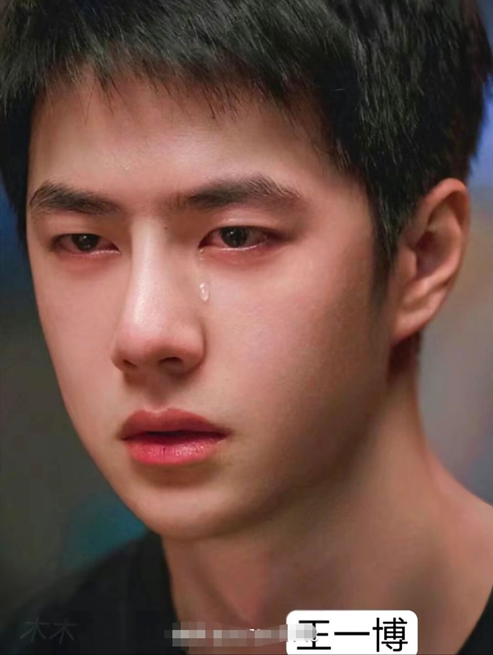 这些瞬间,有的因为剧情需要,有的因为真情流露,但都让人感到心疼.