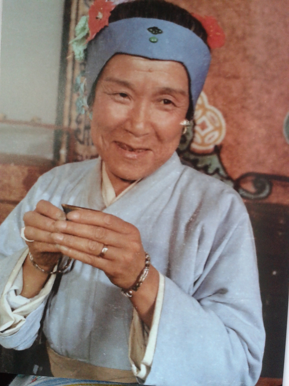 女明星的盛世美颜# #怀旧老照片# 不看刘姥姥的脸,之看刘姥姥的手这 