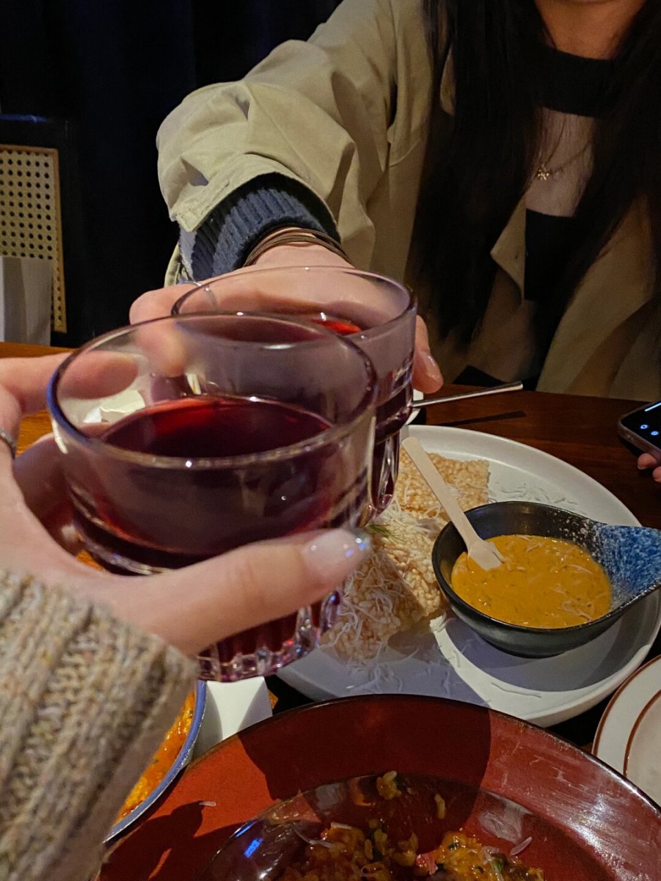 吃喝图鉴|为冬天第一杯热红酒干杯  冷风突袭,瞬间将我们带入冬季的