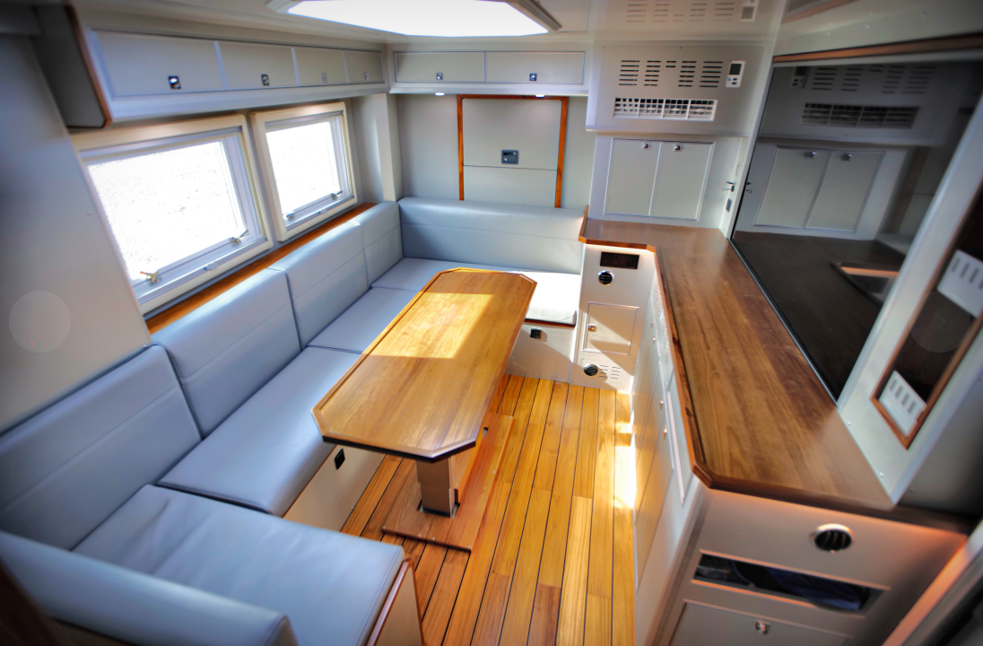 曼恩拓越野房车6x6怀远 身价50亿?