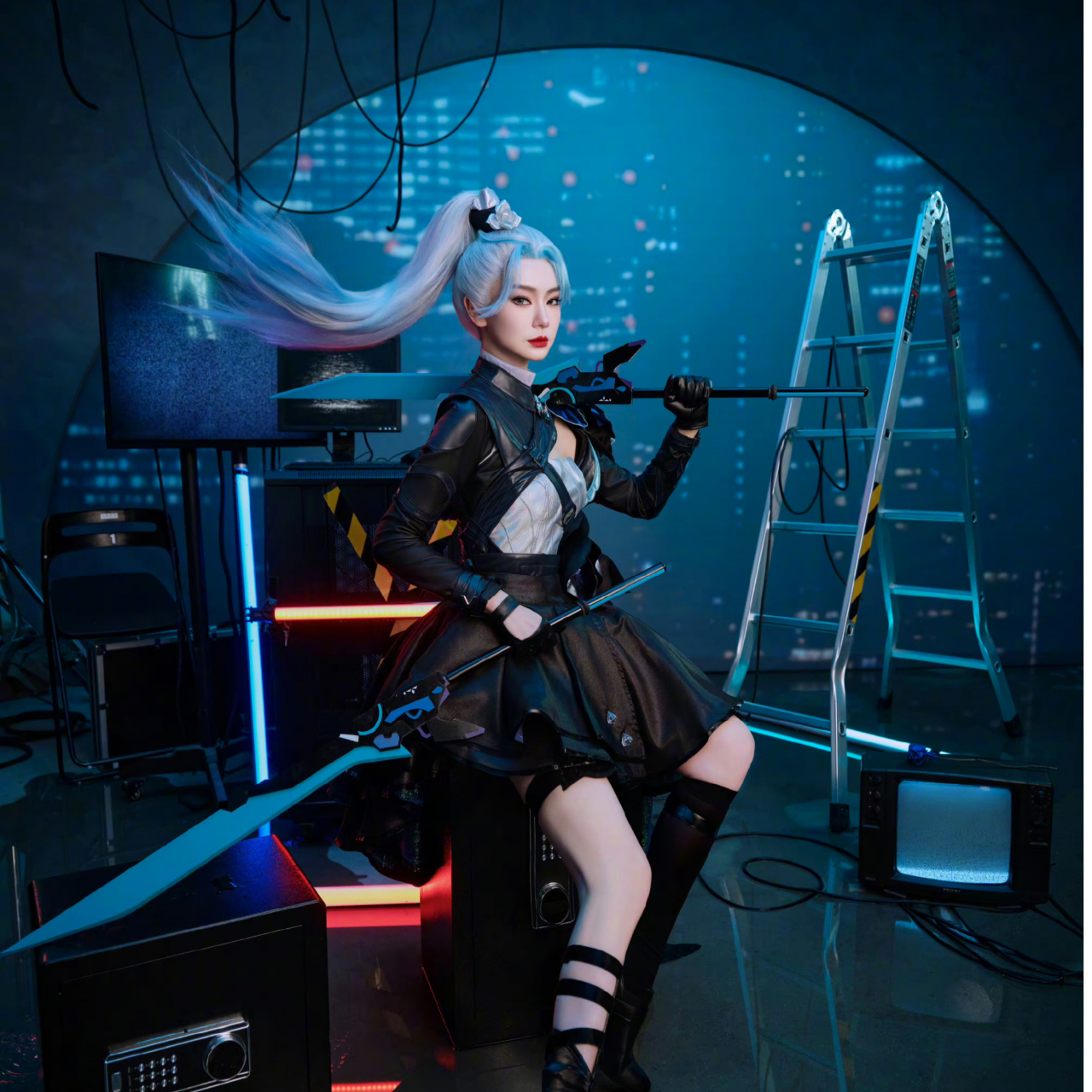 戚薇cos花木兰  酷飒花木兰现身峡谷,演绎一场心动的交锋对决  #最靓