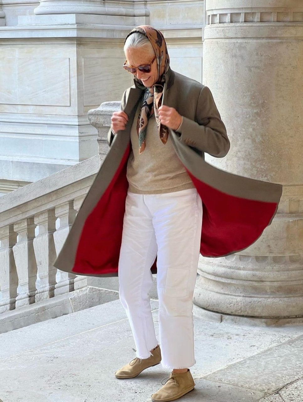 生活在法国的75岁的linda v wright,曾经是模特,后来又成为时尚博主