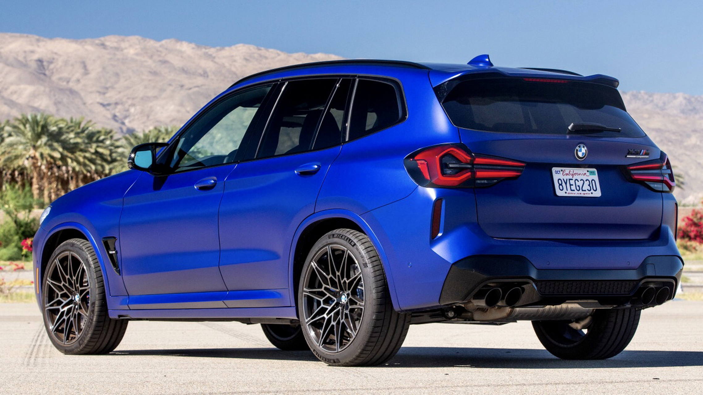 宝马x3雷霆版——宝马x3m版本,宝石蓝车身配上熏黑处理的进气格栅和