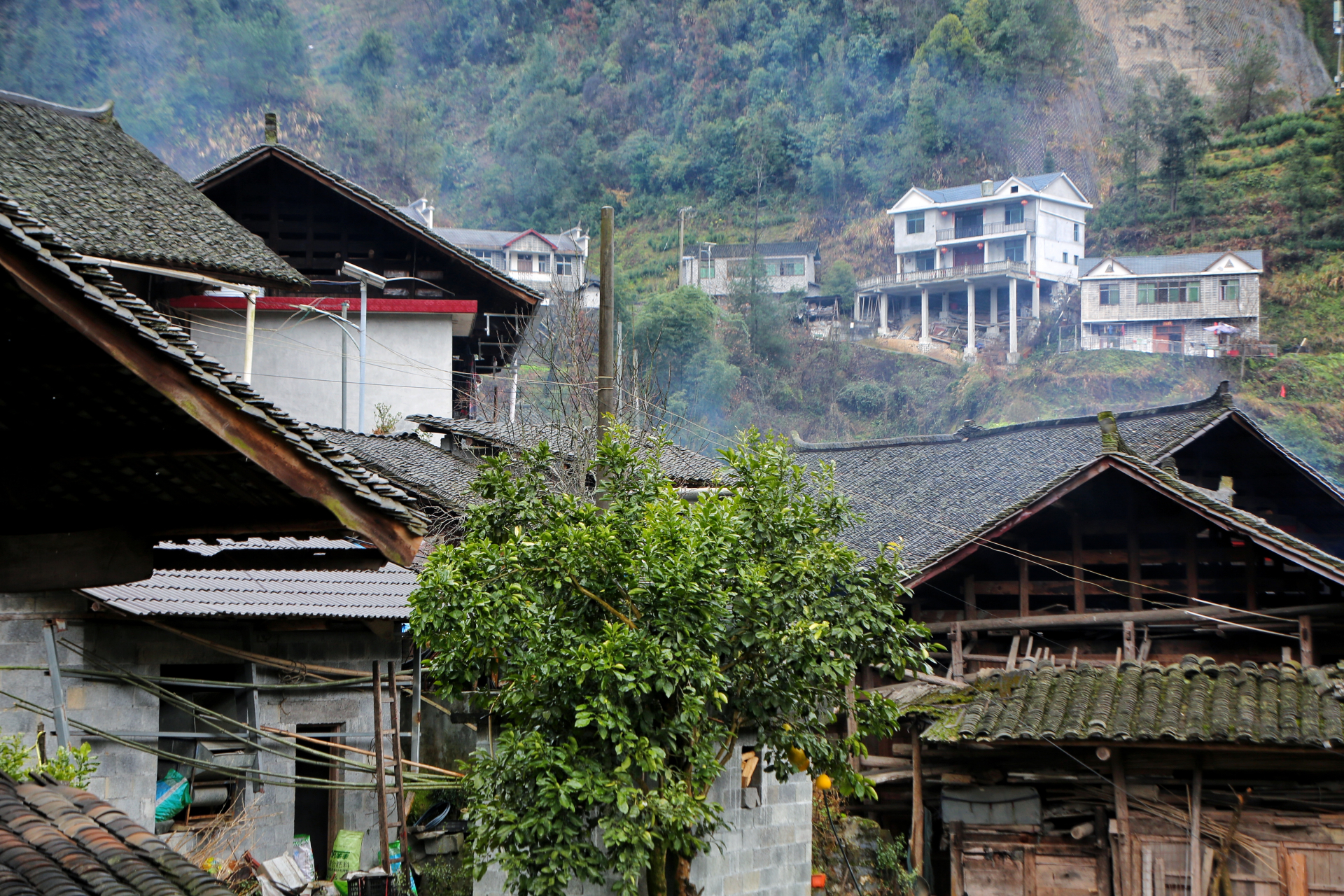夯吾苗寨的苗族建筑风格独特