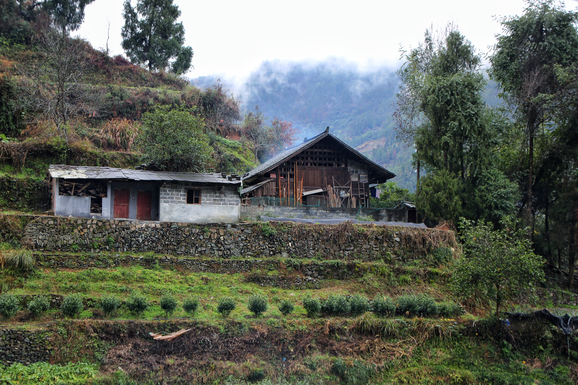 夯吾苗寨的苗族建筑风格独特