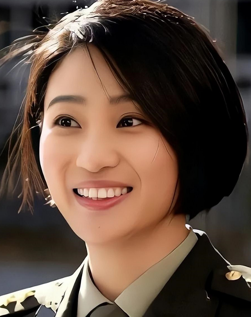 侯梦莎在《我是特种兵2》中饰演的唐心怡深受观众喜爱,被称为"军旅之