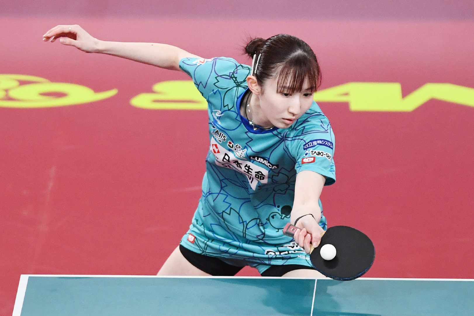 1月28日,在全日本乒乓球锦标赛女单决赛中,早田希娜4比0横扫张本美和