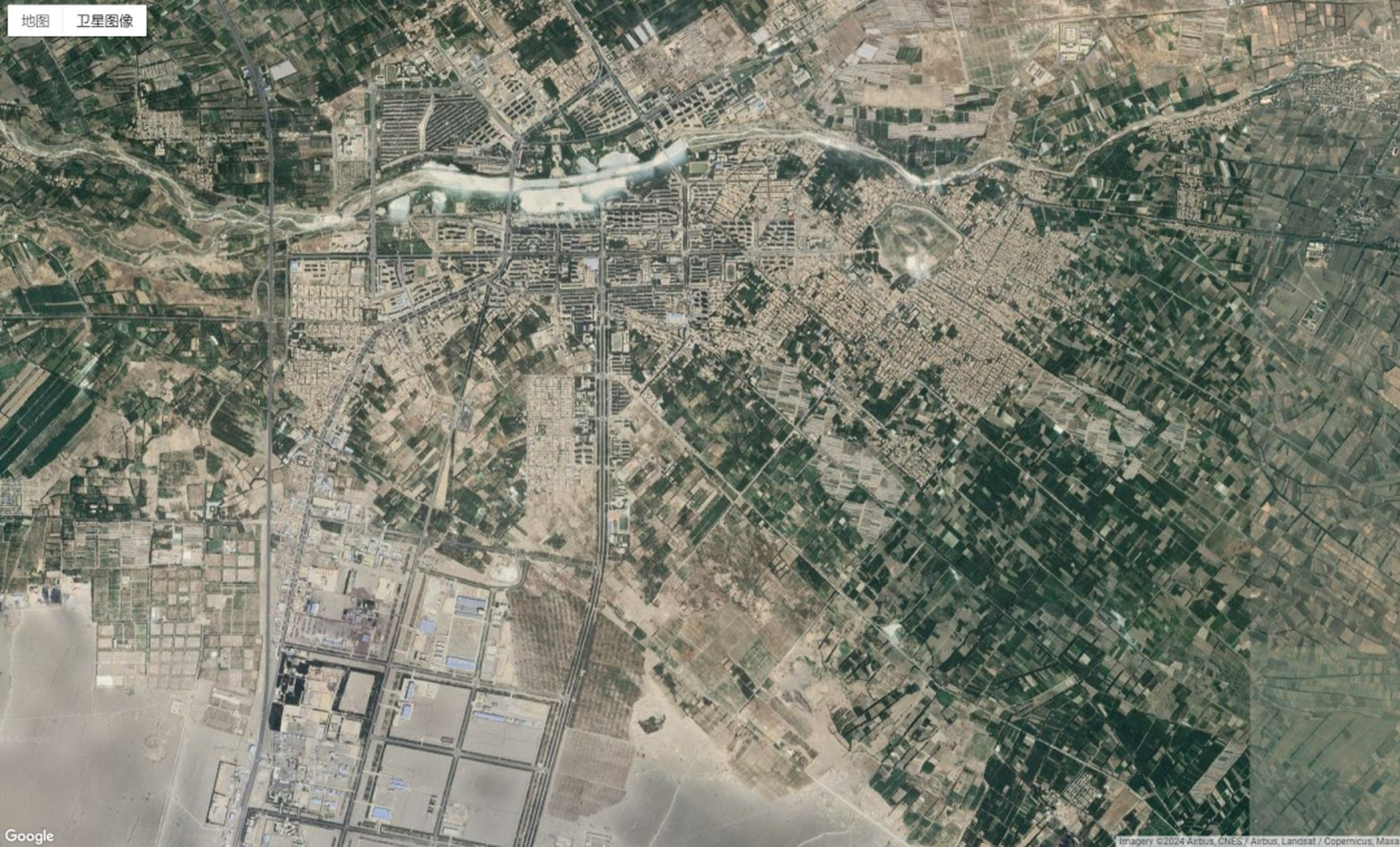新疆吐鲁番和哈密盆地地形复杂,面积广大,但因地势和气候原因未能形成