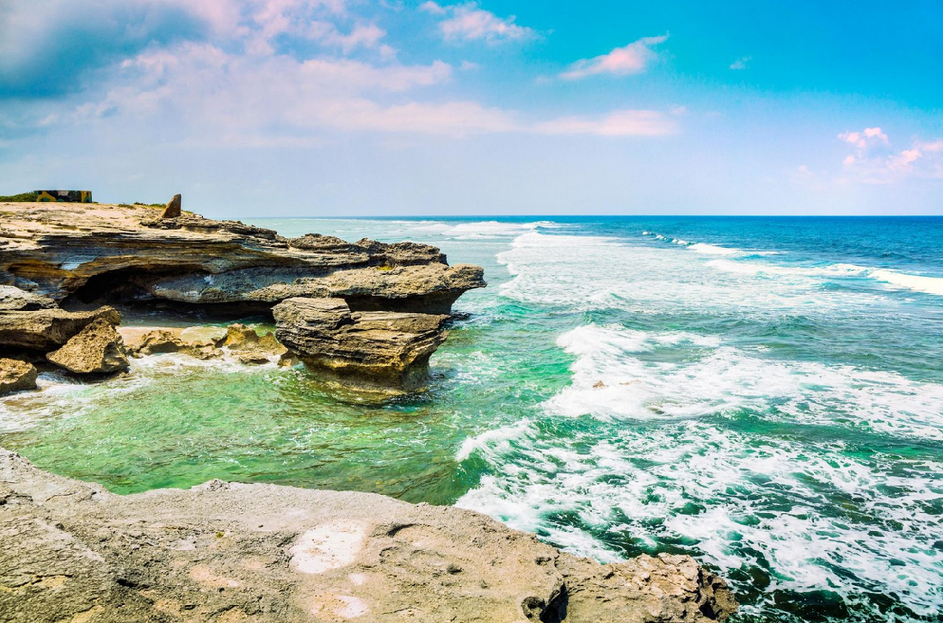 海南三沙拥有美丽的海岛风光和众多旅游胜地,包括全富岛,永兴岛,西沙