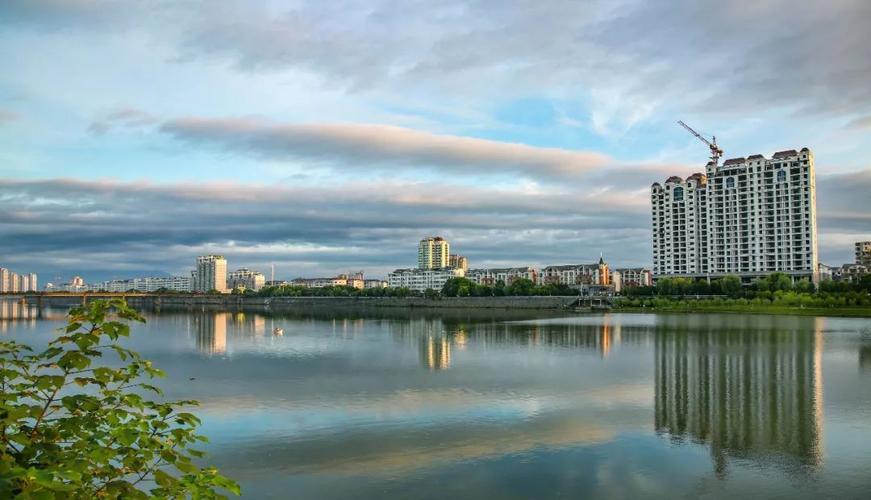 江西省奉新县简介: 奉新县,江西省宜春市辖县,位于江西省西北部,东连